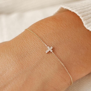 Pulsera de cruz de oro de 14 quilates: delicado dije, cadena ajustable, joyería de oro auténtico