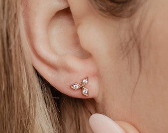 Clous d'oreilles en or massif 14 carats pour femme | Clous d'oreilles géométriques en or 9 carats | Boucles d'oreilles en or massif 14 carats | Boucles d'oreilles vagues zircone