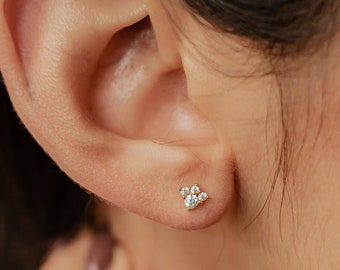 Clous d'oreilles avec pierres précieuses en argent sterling | Petites puces d'oreilles en argent et zircone ronde