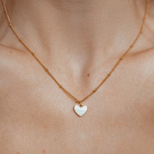Heart Pendant Necklace in Gold | Delicate Necklace with Shell Heart Pendant Stainless Steel