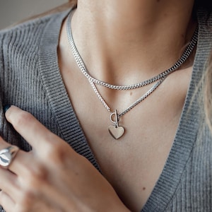 Hartvormige T-staafketting in zilverkleur | Fijne ketting met schakelsluiting en hart van roestvrij staal