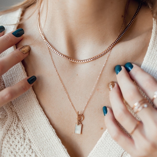 Rectangle Pendant T-Bar Necklace in Rosegold | Long Chain Necklace with Toggle Clasp and Shell Pendant