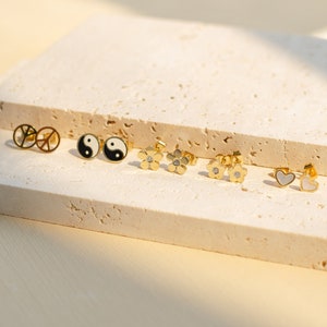 Perlmutt Ohrstecker Herz Gold | Blumen Ohrstecker Rosegold | Peace Ohrringe Silber | Yin Yang Ohrringe | Wasserfeste Ohrringe Edelstahl