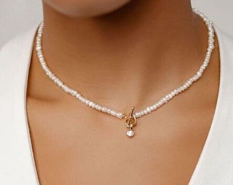 Breloque à clip | Petit pendentif en or | Collier de perles baroques | Ras de cou en perles | Collier mariée