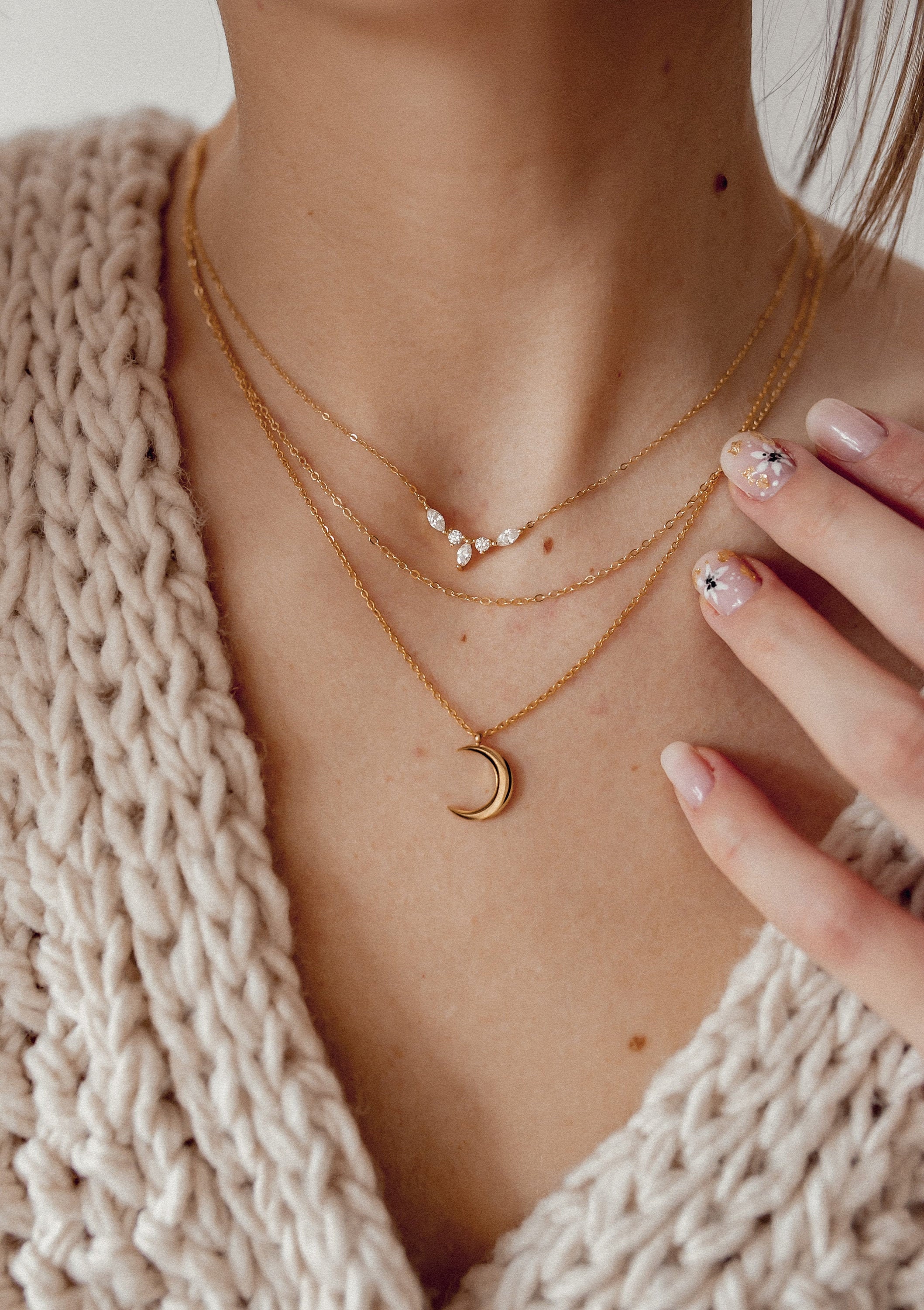 Half Moon Necklace Gold Colour Delicate 
