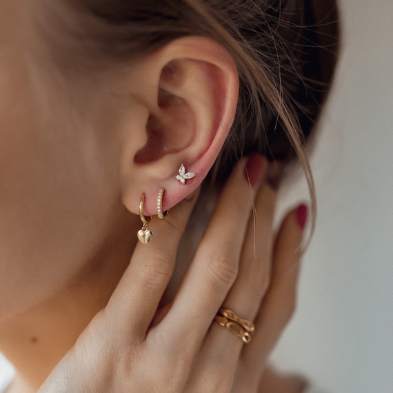 Set di orecchini minimalisti in argento, orecchini a cerchio in argento impilabili, orecchini a cerchio Huggie per tutti i giorni, set di 3 orecchini, orecchini a lobo a tre fori in argento