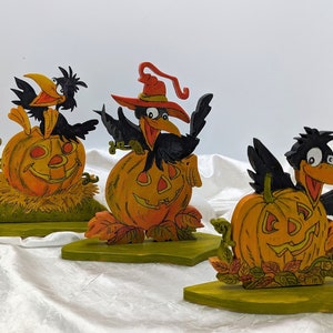 Autumn decoration made of wood - 3 pumpkins with funny ravens H 19 cm W 18 cm (per piece) Handcrafted from Bavaria Pumpkin Autumn Ravens Birds sustainable