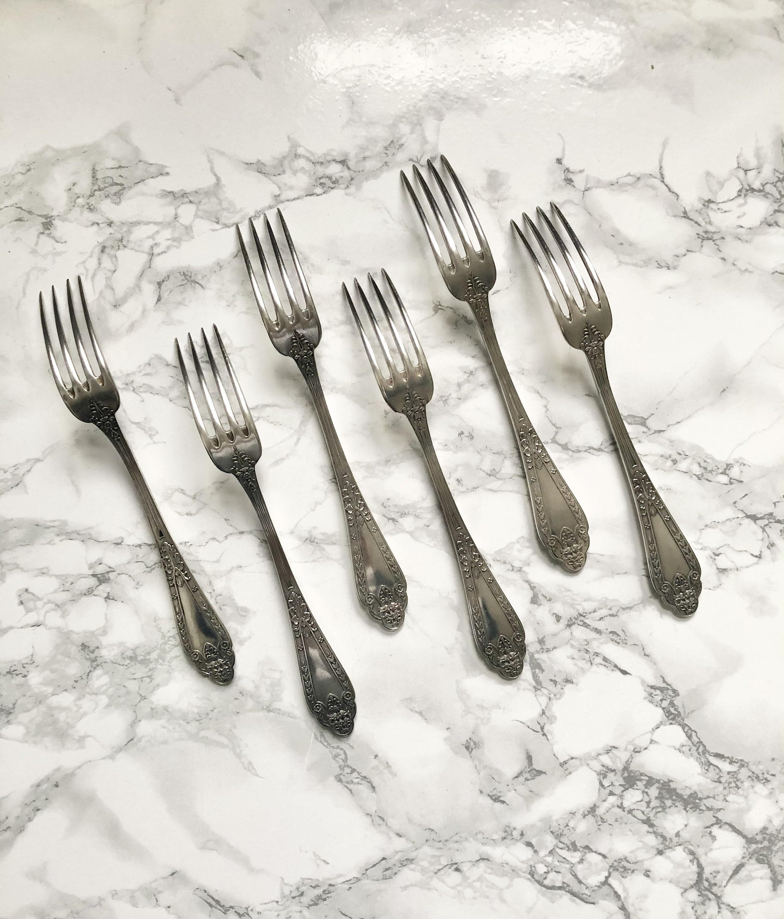 Ensemble de 6 Fourchettes à Diner Anciennes en Métal Argenté Français