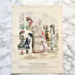 La Gazette Rose Illustrée - Grande gravure ancienne reprise à l'aquarelle représentant la mode pour enfants et jeunes filles au XIXe siècle