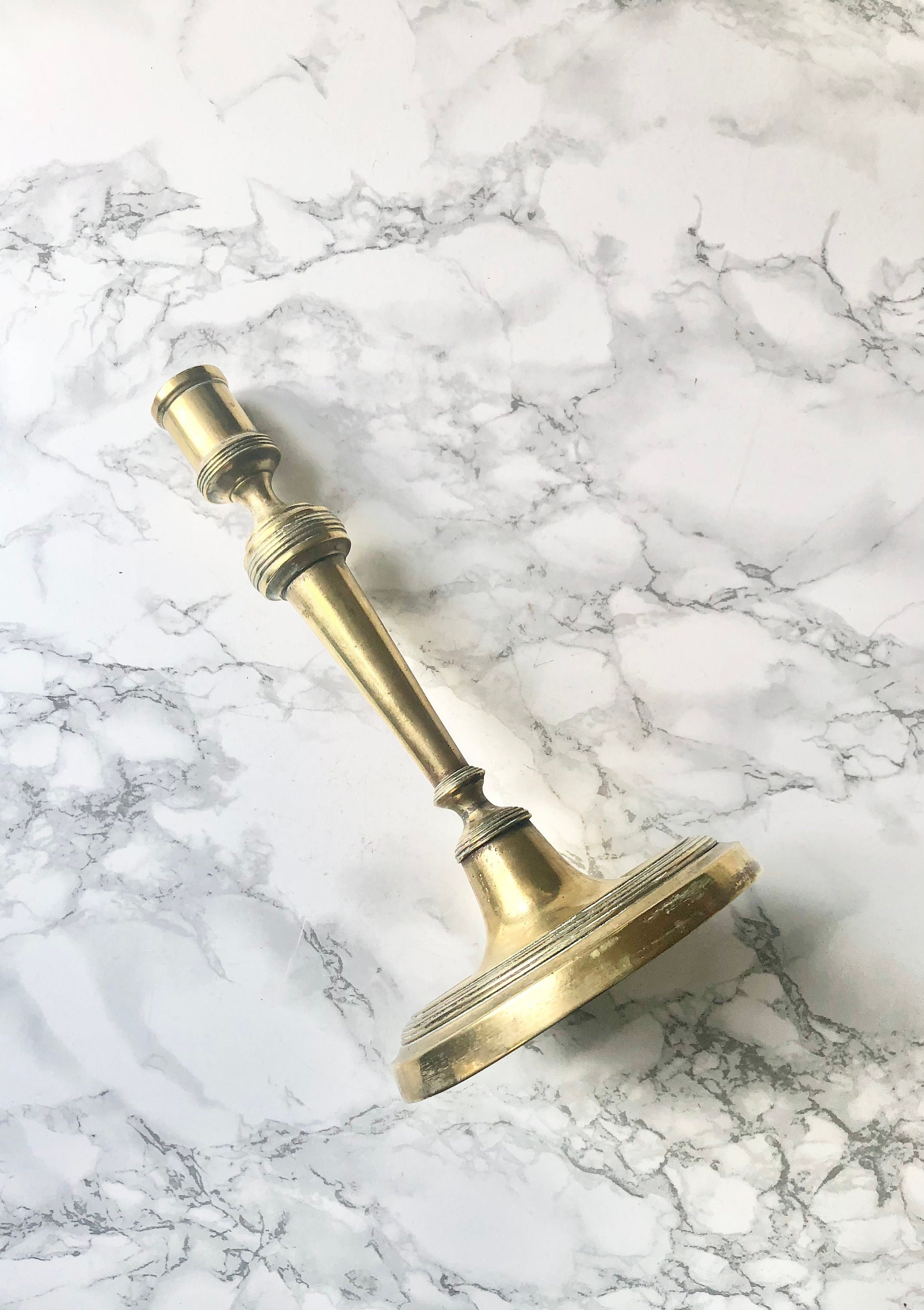 Flambeau Ancien en Laiton de Section Ronde et Forme Balustre