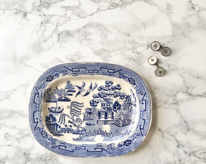 Small Rectangular Blue And White Porcelain Dish With Asian Decor 