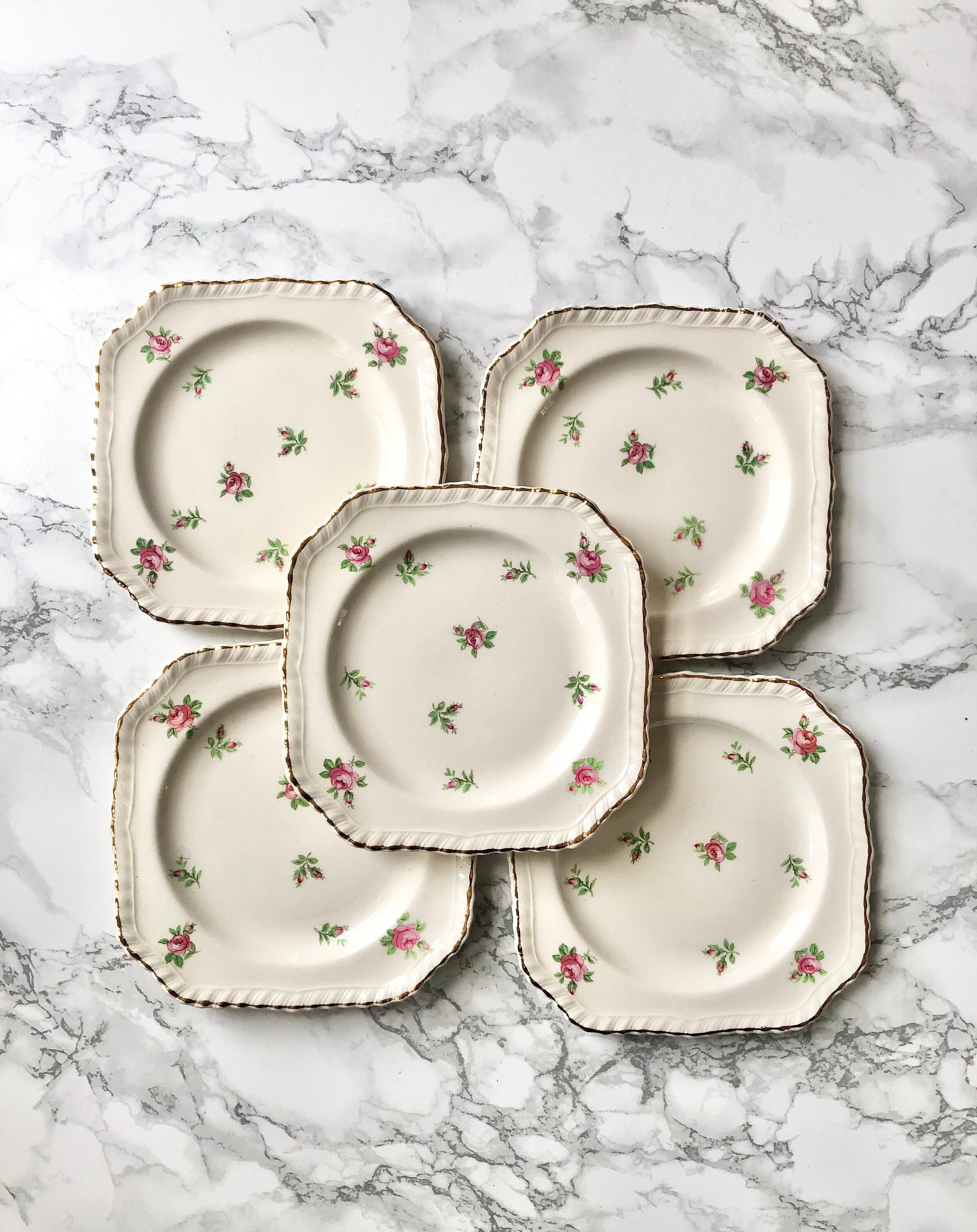 Johnson Brothers - Ensemble de 5 Petites Assiettes Anciennes en Porcelaine à Décor Semis Roses
