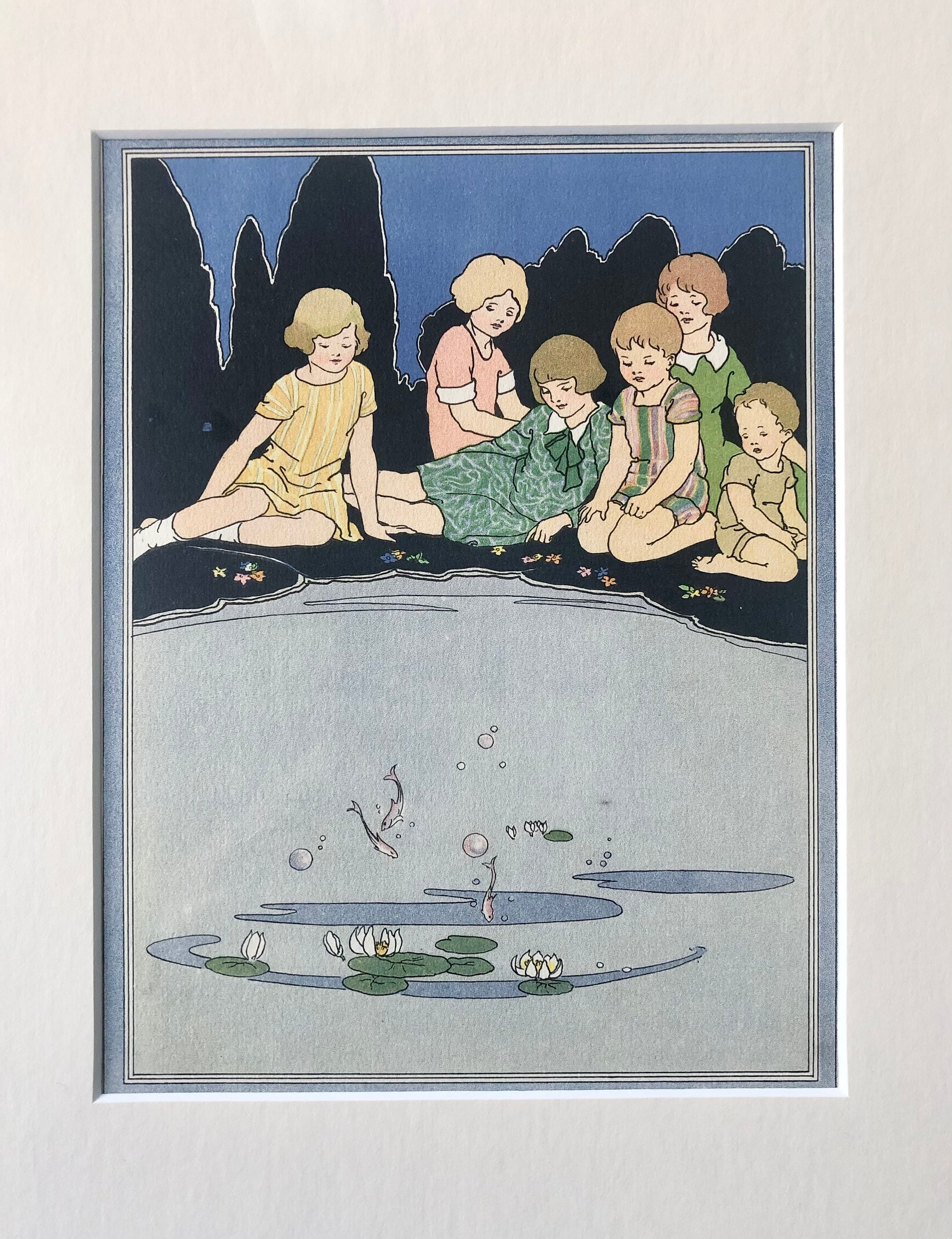 Lithographie Des Années 30 Représentant Enfants sur Le Bord d'un Bassin - The Magic Pool