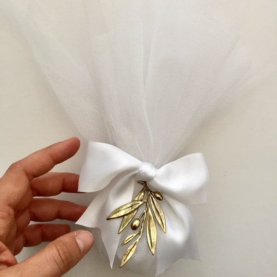 Wedding favors, handmade wedding, woodland wedding, olive twig, 20 wedding favors, made to order, handmade bronze twig hanging from a tulle