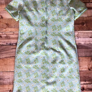 1960s House Dress image 4