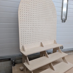 Zusammenklappbares dreistöckiges Regal mit Stifthalter