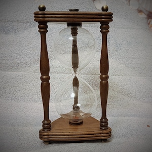 Film Prop Hourglass, Vintage Sand Timer, Movie Prop, Cinematic Decor, American Walnut Sandglass, Fillable Hourglass, Studio Prop