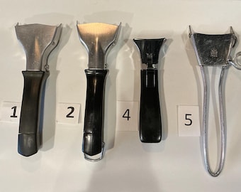 Cazuela vintage Corningware o Flameware con asa de bloqueo extraíble y asa pequeña.