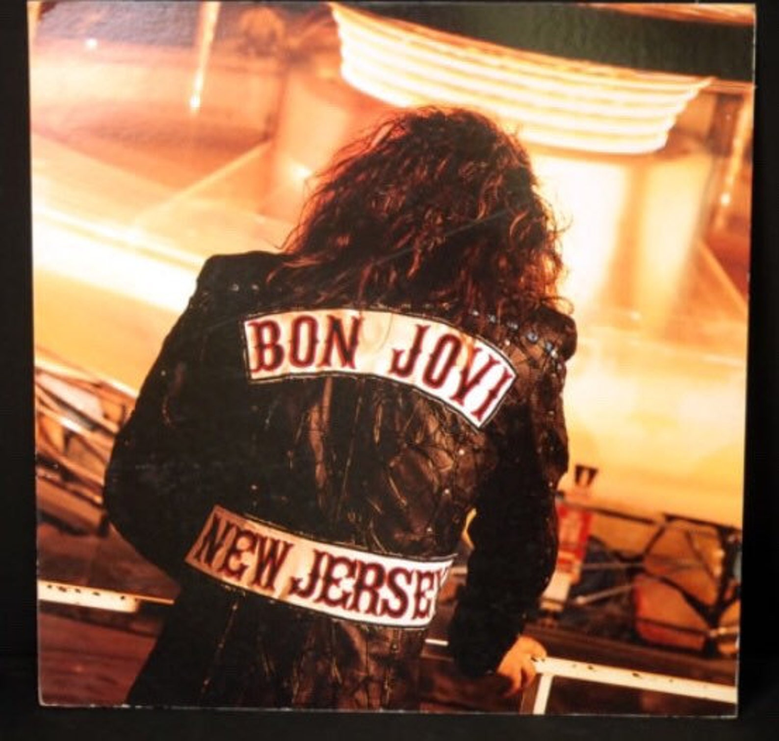 New jersey bon jovi. Бон Джови Нью джерси. Bon Jovi 1988. Bon Jovi 1988 New Jersey CD. LP bon Jovi: New Jersey.