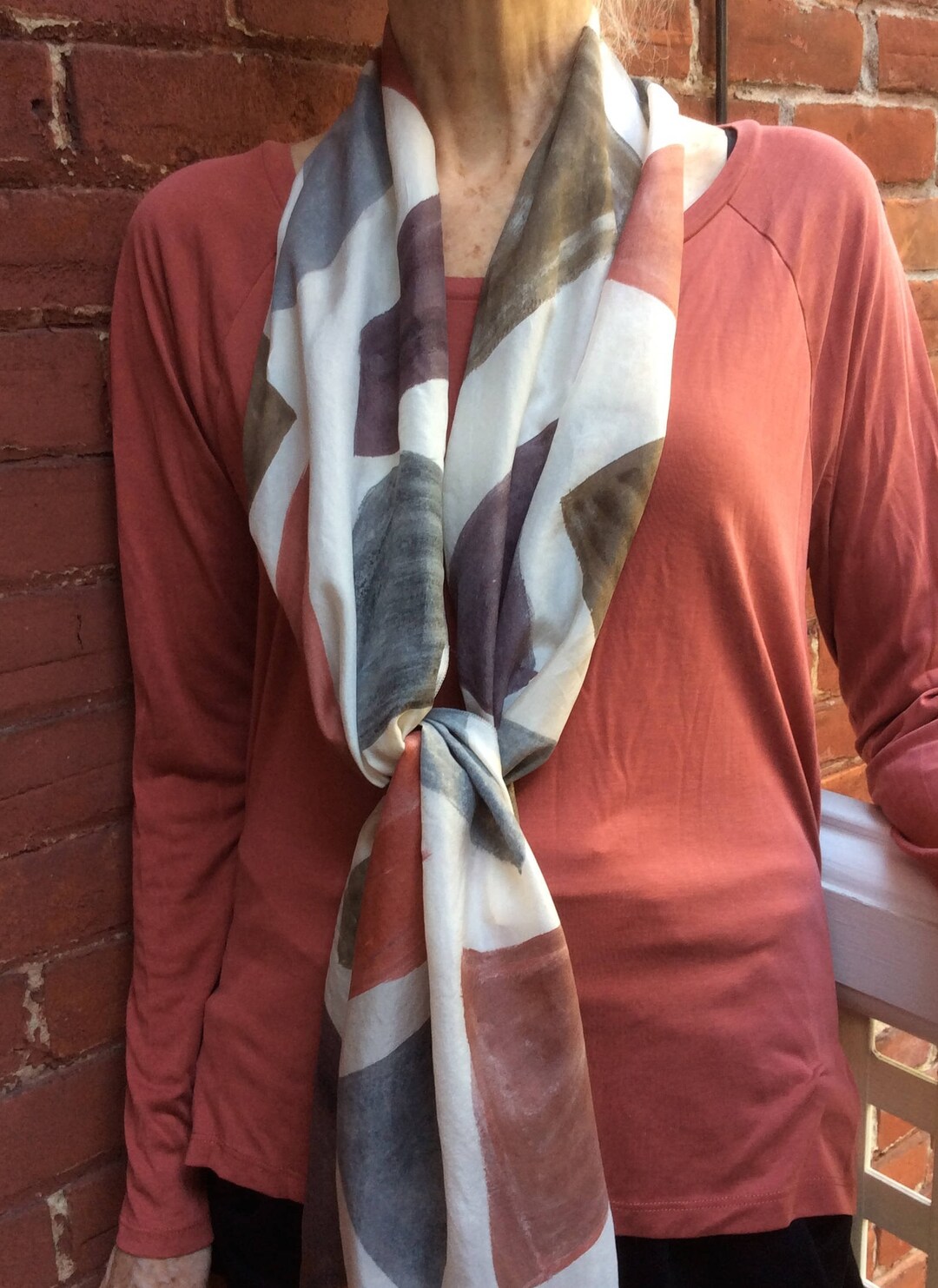 Foulard En Soie Garrard – Occasion Porté, Couleur Bleu, écharpe Femme – Parfait Pour Un Accessoire élégant