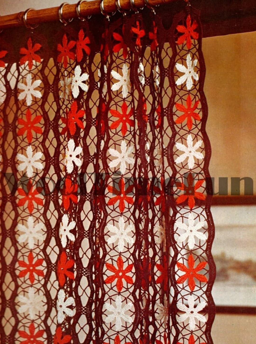 かぎ針編みの花柄ドアカーテン窓パネル。レース。おばあちゃんモチーフ