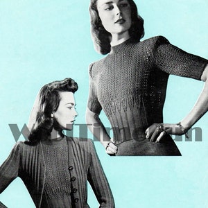 Könnte beinhalten: Ein Vintage-Strickmuster mit zwei Frauen, die ein Strickpullover- und Strickjacken-Set tragen. Der Pullover hat einen runden Ausschnitt und kurze Ärmel, während die Strickjacke einen Knopfleisten vorne und lange Ärmel hat. Beide Kleidungsstücke sind mit einem strukturierten Strickmuster gearbeitet.