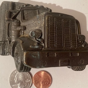 Vintage Metall Gürtelschnalle, Auflieger LKW, Rig, 18 Wheeler, Hochleistungs-, Qualität, Kleidungszubehör, Mode, Sammlerstück, Regalanzeige