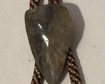 Vintage Bolo Krawatte aus Metall, schönes Rock-Stein-Design, 1 3/4 "x 1", Qualität, Heavy Duty, hergestellt in den USA, Country & Western, Cowboy, Western Wear