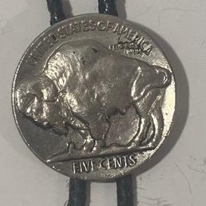 Vintage Metall Bolokrawatte, schöne fünf Cent, Büffel, Bison, Münze, schönes Design, 1 3/4 &quot;x 1 3/4&quot;, Qualität, strapazierfähig, hergestellt in den USA, Country