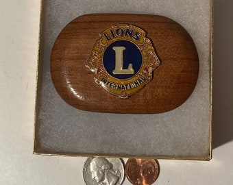 Hebilla de cinturón de metal vintage, madera, Lions International, diseño agradable, 3 "x 2", servicio pesado, calidad, metal grueso, hecho en EE. UU., para correas