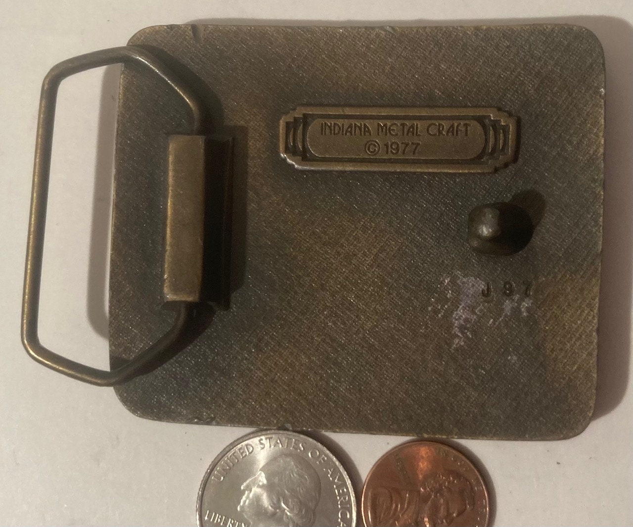 ヴィンテージ 1977 メタル ベルト バックル、鹿、雄鹿、エナメル 