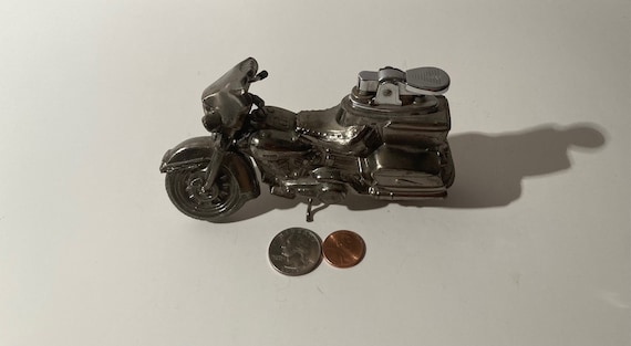 chrome motorcycle cigarette lighter Vintage Metal Harley Davidson, Motorcycle, Road King, Table Lighter,  Comoy's of London, 5 1/2