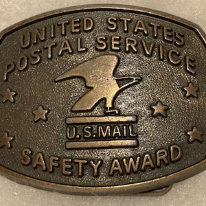 Hebilla de cinturón de metal vintage, latón, oficina de correos, cartero, Servicio Postal de Estados Unidos, cartas, correo de EE. UU., premio a la seguridad, diseño elegante