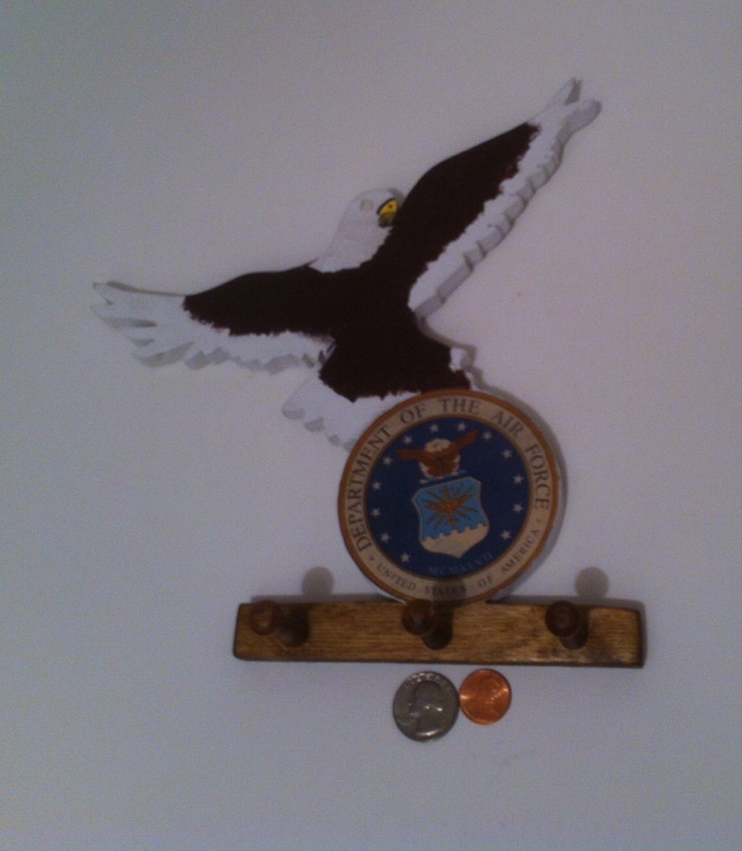 Vintage en bois US Air Force aigle, bouclier et support de tasse à