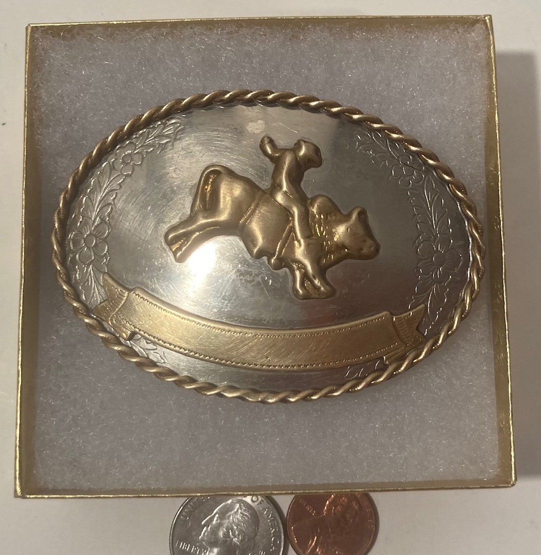 Vtg Nickle Silver Custom Made Emerald And Brass Front Bullriding Belt Buckle Vintage Jeweled Trophy Bull Rider Riding Montana  main image 4