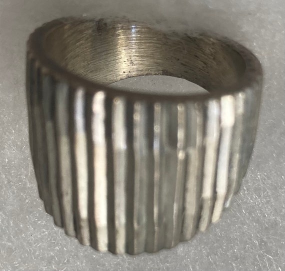 Vintage Sterling Silver Ring with Nice Stripped D… - image 5