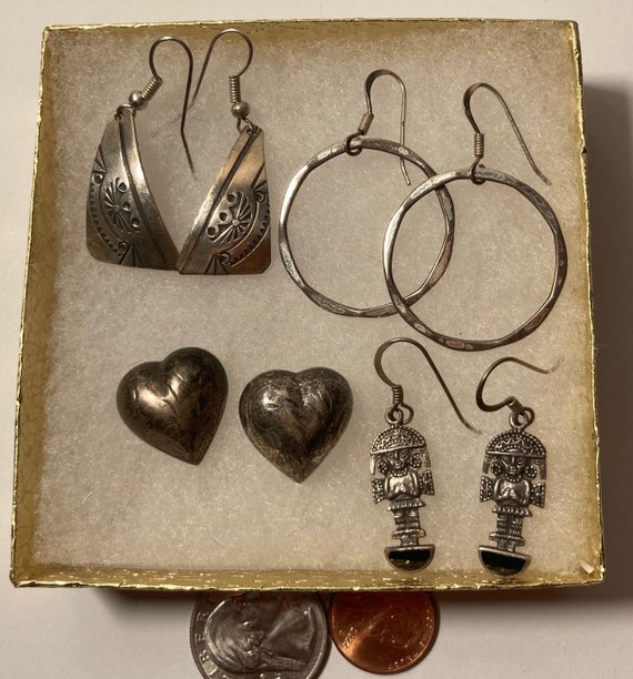 Lot De 4 Paires De Boucles D'oreilles Vintage Anciennes - Occasion, état Général Bon, Certaines Avec Cassure