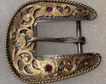 Fibbia per cintura in metallo vintage, bel design in argento e ottone, argentieri del Montana, belle pietre rosse, bel design, 2 1/4" x 2", resistente