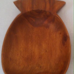 Vintage Wooden Pineapple Service Tray, Dish, Platter, Nice Quality Hardwood, Kamani Woods Philippines, 13 x 8 inches, Quality Wooden Dish