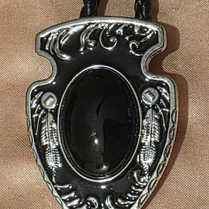 Vintage Metal Bolo Tie, Nice Silver and Black Onyx Arrowhead Design, Nice Western Design, 2&quot; x 1 1/2&quot;, Quality, Heavy Duty