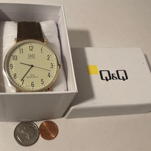 Orologio da polso vintage Q & Q, nella custodia originale, moda, tempo, orologio, accessorio di abbigliamento, qualità, bello, in scatola, spedizione gratuita negli Stati Uniti