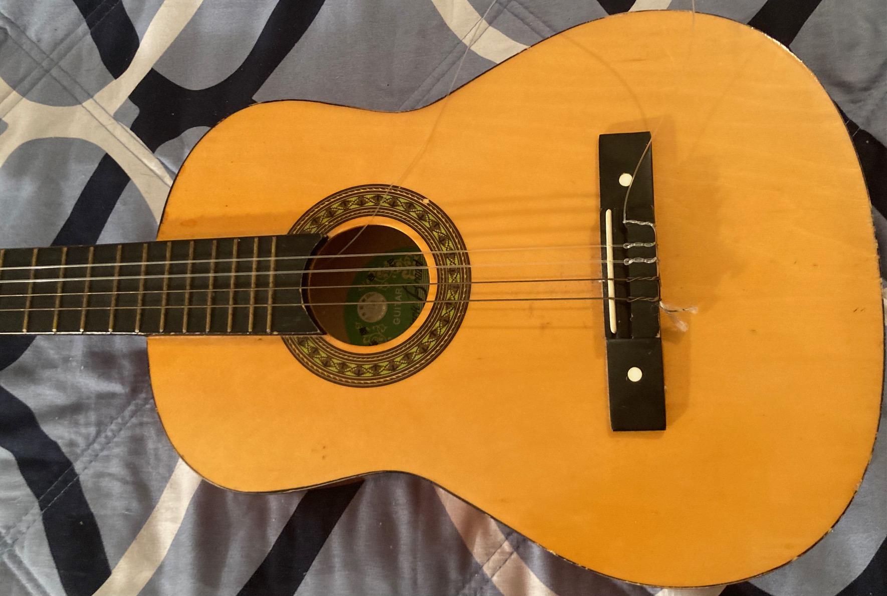 SKYLARK アコースティックギター MG014YL Vintage Musical Instrument, Kids or Young Adults Skylark Guitar