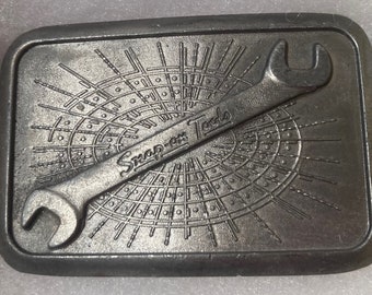 Vintage Metall Gürtelschnalle, Snap-On Werkzeuge, Mechaniker, Qualität, schönes Design, 8,5 cm x 5,5 cm, robuste Ausführung, dickes Metall, hergestellt in den USA