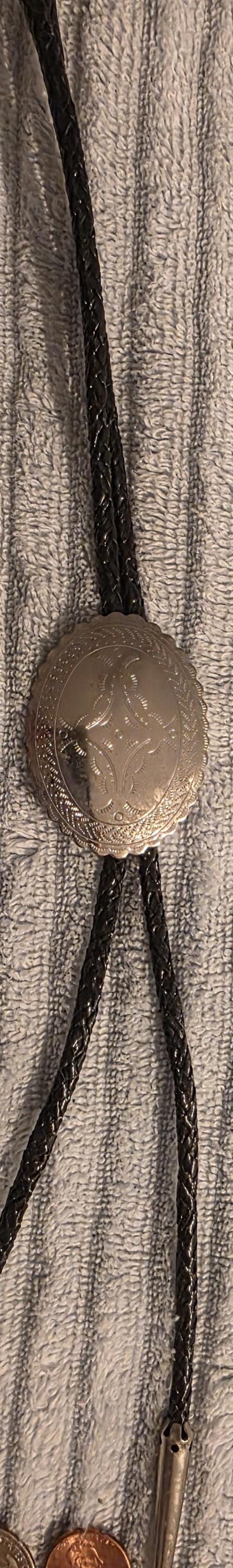 Vintage Metal Bolo Tie, Nice Silver Design, Nice Design
