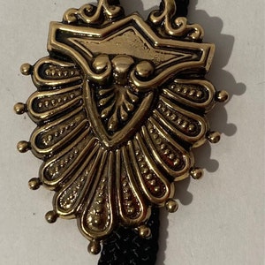 Vintage Metal Bolo Tie, Brass Shield, Nice Design, Quality, Heavy Duty, Country & Western, Cowboy, Western Wear, Horse, Apparel, Accessory