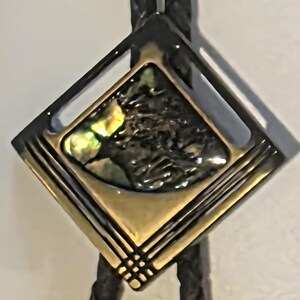 Vintage Metal Bolo Tie, Nice Brass and Abalone Shell Design, Nice Western Design