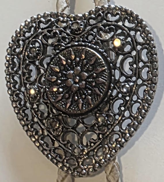 Vintage Metal Bolo Tie, Nice Big Metal Heart Design, Nice Western Design