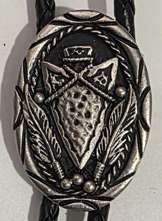 Vintage Metal Bolo Tie, Nice Feathers, Arrowhead Design, Nice Western Design
