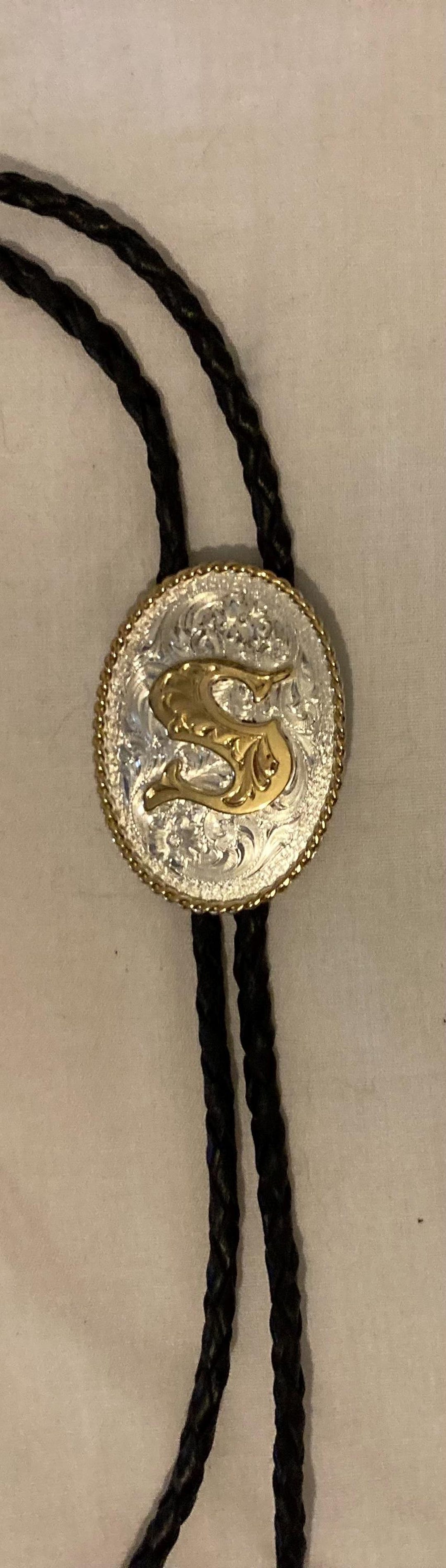 Original Vintage Initial Letter V Leather Bolo Tie Cravate[~1076] - Prêt-à-Porter