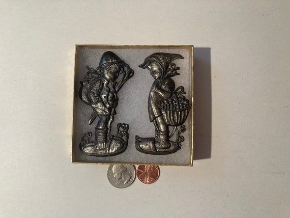 Vintage Set of 2 Metal Brooch Pins, Boy, Girl, 3"… - image 1